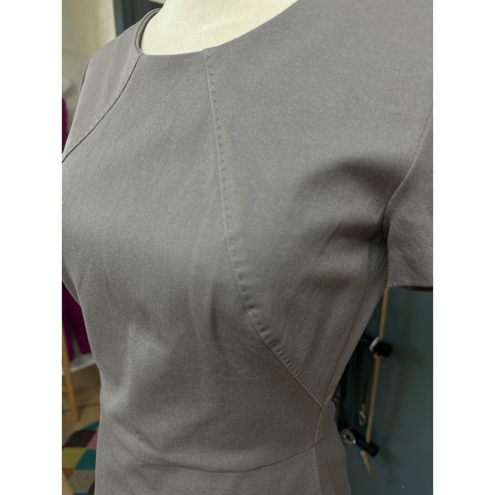 Banana Republic Womens Grey Signature Stretch Sheath Dress Short Sleeve Size 0 - Picture 3 of 8